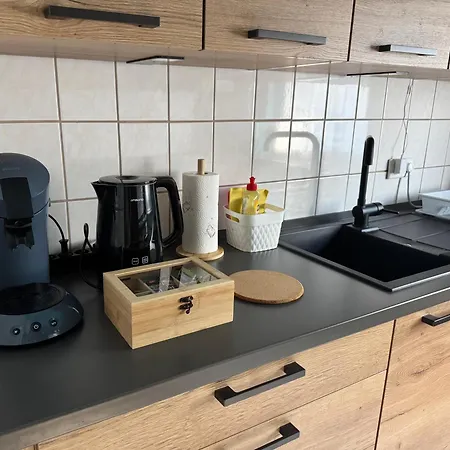 Mit Vollausgestatteter Kueche - Smarttv I Free Netflix I 24h Check In Apartman *